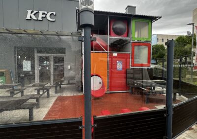 Remplacement paravents en verre restaurants KFC Pérols et Montpellier
