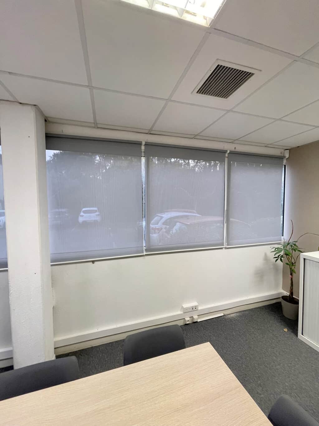 Pose de stores enrouleurs bureaux Montpellier