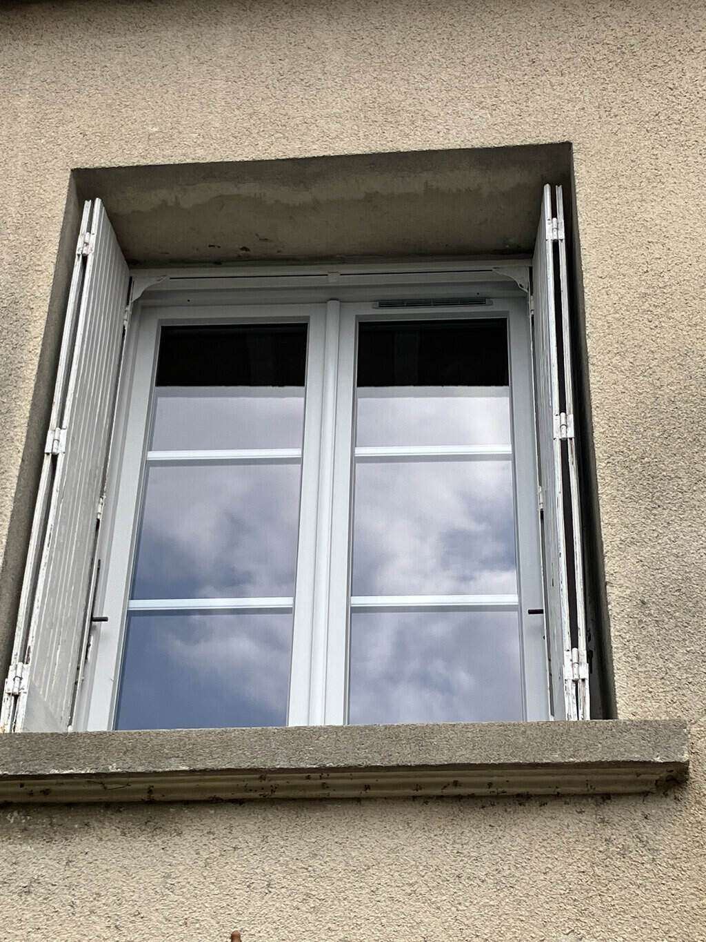 Remplacement porte de garage Lozère Remplacement de moteur de volet roulant à Montpellier